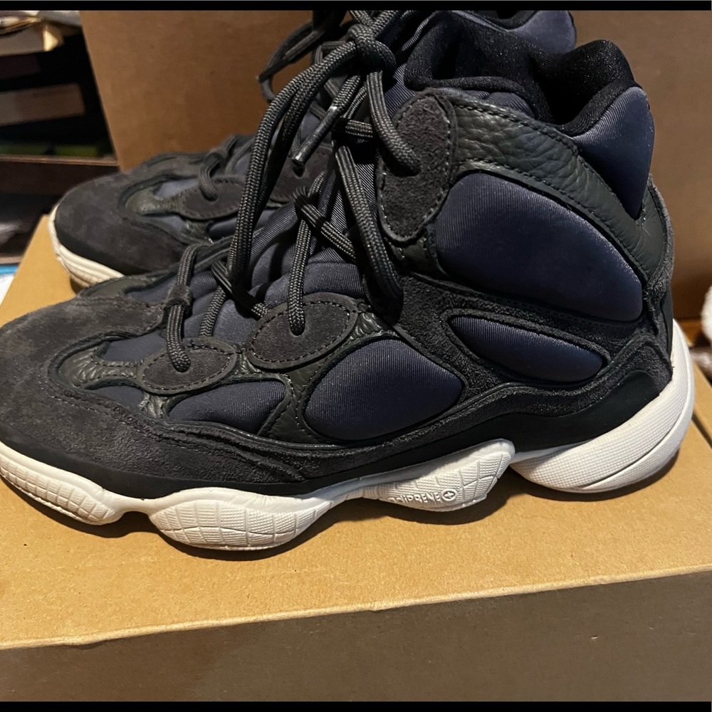 YEEZY 500 high MENS 5.5- WOMENS -7